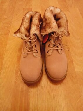 Lugz Blush/  Pink High Ankle Outdoor Boots Lace Up Faux Lining Size 8
